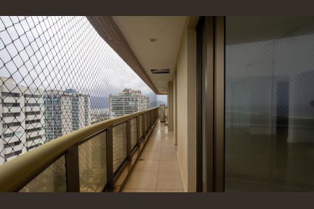 Apartamento à venda com 268m², 3 quartos e 3 vagasVaranda