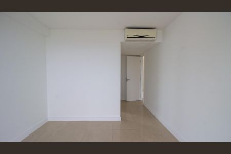 Apartamento à venda com 268m², 3 quartos e 3 vagasSuíte 2