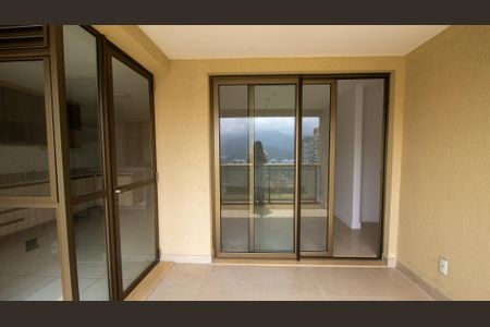 Apartamento à venda com 268m², 3 quartos e 3 vagasVaranda do Hall