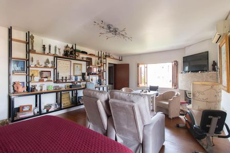 Casa à venda com 900m², 5 quartos e 8 vagasQuarto 2