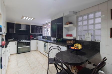 Casa à venda com 900m², 5 quartos e 8 vagasCozinha