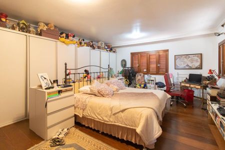 Casa à venda com 900m², 5 quartos e 8 vagasQuarto 4