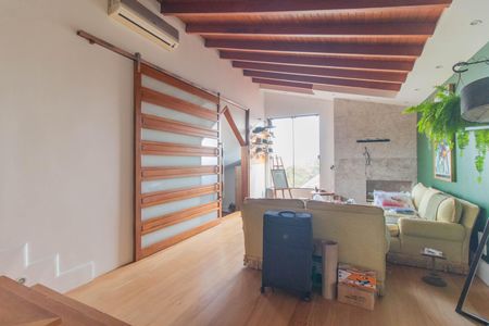 Casa à venda com 900m², 5 quartos e 8 vagasChurrasqueira