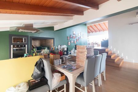 Casa à venda com 900m², 5 quartos e 8 vagasChurrasqueira