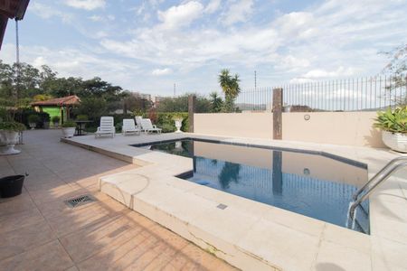 Casa à venda com 900m², 5 quartos e 8 vagasPiscina