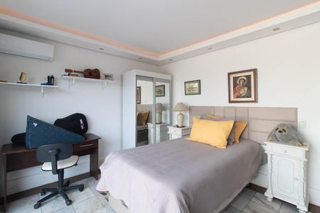 Casa à venda com 900m², 5 quartos e 8 vagasQuarto 1