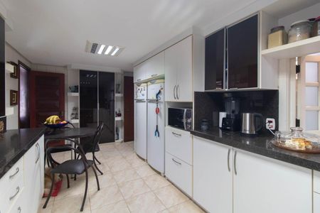 Casa à venda com 900m², 5 quartos e 8 vagasCozinha