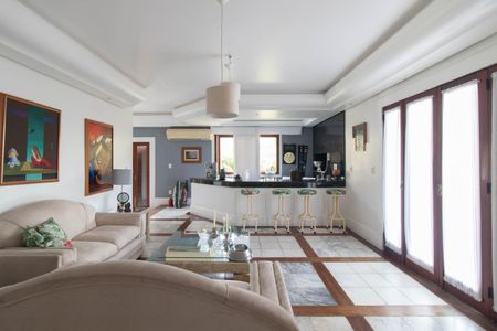 Casa à venda com 900m², 5 quartos e 8 vagasSala