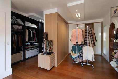 Casa à venda com 900m², 5 quartos e 8 vagasQuarto 2