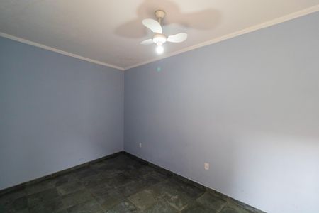 Casa à venda com 400m², 4 quartos e 4 vagas Casa à venda com 400m², 4 quartos e 4 vagasQuarto da Edícula