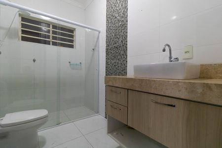 Casa à venda com 400m², 4 quartos e 4 vagas Casa à venda com 400m², 4 quartos e 4 vagasBanheiro Social