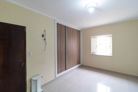 Casa à venda com 400m², 4 quartos e 4 vagas Casa à venda com 400m², 4 quartos e 4 vagasSuíte