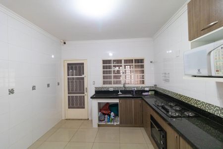 Casa à venda com 400m², 4 quartos e 4 vagas Casa à venda com 400m², 4 quartos e 4 vagasCozinha
