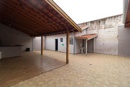 Casa à venda com 400m², 4 quartos e 4 vagas Casa à venda com 400m², 4 quartos e 4 vagasQuintal