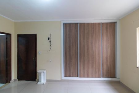 Casa à venda com 400m², 4 quartos e 4 vagas Casa à venda com 400m², 4 quartos e 4 vagasSuíte