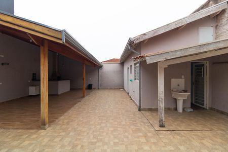 Casa à venda com 400m², 4 quartos e 4 vagas Casa à venda com 400m², 4 quartos e 4 vagasQuintal