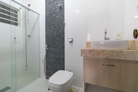 Casa à venda com 400m², 4 quartos e 4 vagas Casa à venda com 400m², 4 quartos e 4 vagasBanheiro da Suíte