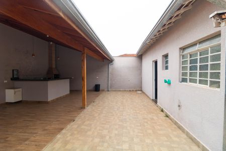 Casa à venda com 400m², 4 quartos e 4 vagas Casa à venda com 400m², 4 quartos e 4 vagasQuintal