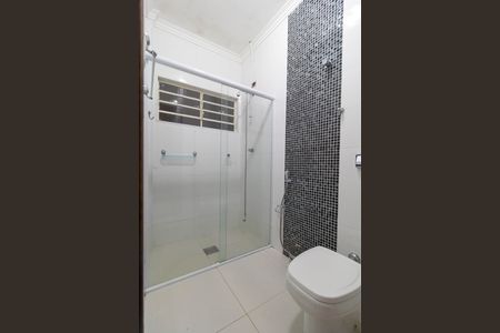 Casa à venda com 400m², 4 quartos e 4 vagas Casa à venda com 400m², 4 quartos e 4 vagasBanheiro da Suíte