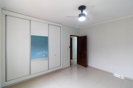 Casa à venda com 400m², 4 quartos e 4 vagas Casa à venda com 400m², 4 quartos e 4 vagasQuarto 2