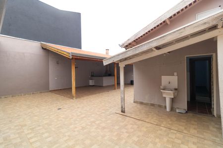 Casa à venda com 400m², 4 quartos e 4 vagas Casa à venda com 400m², 4 quartos e 4 vagasQuintal