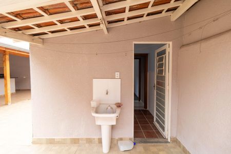 Casa à venda com 400m², 4 quartos e 4 vagas Casa à venda com 400m², 4 quartos e 4 vagasÁrea de Serviço da Edícula