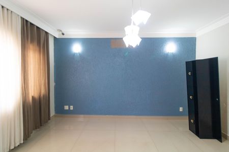 Casa à venda com 400m², 4 quartos e 4 vagas Casa à venda com 400m², 4 quartos e 4 vagasSala