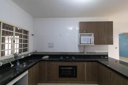 Casa à venda com 400m², 4 quartos e 4 vagas Casa à venda com 400m², 4 quartos e 4 vagasCozinha