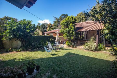 Casa para alugar com 252m², 4 quartos e 6 vagas Casa para alugar com 252m², 4 quartos e 6 vagasQuintal