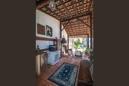 Casa para alugar com 252m², 4 quartos e 6 vagas Casa para alugar com 252m², 4 quartos e 6 vagasÁrea comum - Churrasqueira