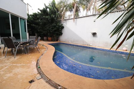 Casa para alugar com 490m², 4 quartos e 4 vagasPiscina