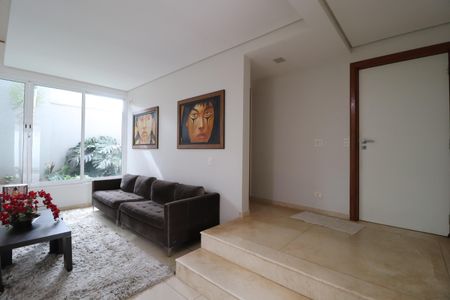 Casa para alugar com 490m², 4 quartos e 4 vagasSala