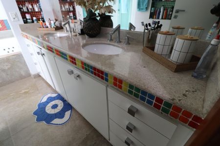 Casa para alugar com 490m², 4 quartos e 4 vagasBanheiro do Quarto 3