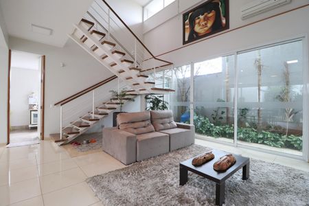 Casa para alugar com 490m², 4 quartos e 4 vagasSala