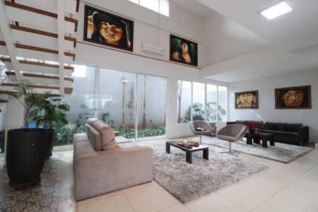 Sala de casa para alugar com 4 quartos, 490m² em Tabajaras, Uberlândia