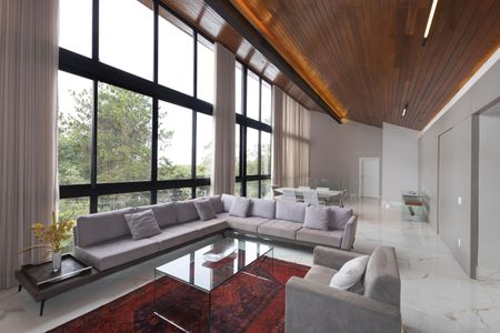 Casa de condomínio à venda com 450m², 4 quartos e 4 vagas Casa de condomínio à venda com 450m², 4 quartos e 4 vagasSala