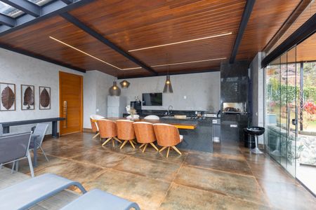 Casa de condomínio à venda com 450m², 4 quartos e 4 vagas Casa de condomínio à venda com 450m², 4 quartos e 4 vagasÁrea gourmet