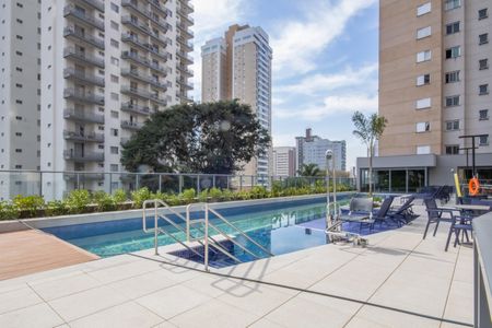Apartamento à venda com 123m², 3 quartos e 2 vagas Apartamento à venda com 123m², 3 quartos e 2 vagasÁrea comum - Piscina