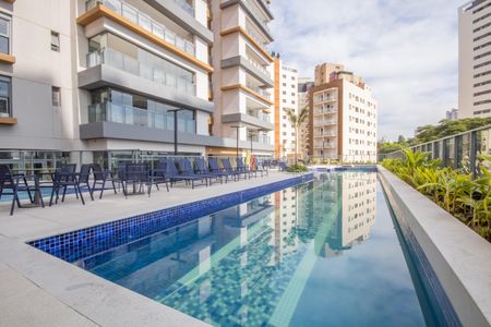 Apartamento à venda com 123m², 3 quartos e 2 vagas Apartamento à venda com 123m², 3 quartos e 2 vagasÁrea comum - Piscina