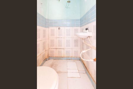 Banheiro de apartamento para alugar com 1 quarto, 70m² em Imperial de São Cristóvão, Rio de Janeiro