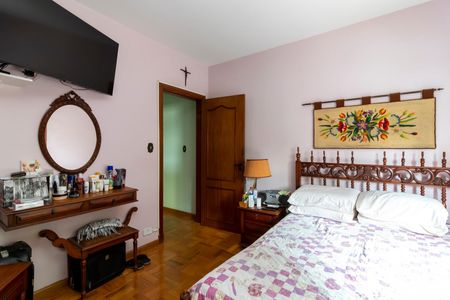 Casa à venda com 170m², 3 quartos e 4 vagas Casa à venda com 170m², 3 quartos e 4 vagasQuarto 1