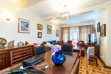 Casa à venda com 170m², 3 quartos e 4 vagas Casa à venda com 170m², 3 quartos e 4 vagasSala de Jantar