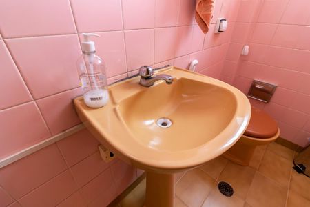 Casa à venda com 170m², 3 quartos e 4 vagas Casa à venda com 170m², 3 quartos e 4 vagasLavabo