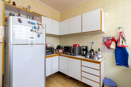 Casa à venda com 170m², 3 quartos e 4 vagas Casa à venda com 170m², 3 quartos e 4 vagasCozinha