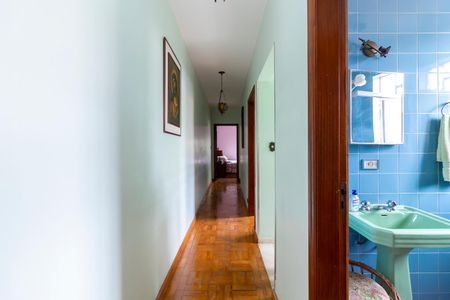 Casa à venda com 170m², 3 quartos e 4 vagas Casa à venda com 170m², 3 quartos e 4 vagasCorredor dos Quartos