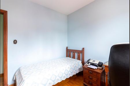 Casa à venda com 170m², 3 quartos e 4 vagas Casa à venda com 170m², 3 quartos e 4 vagasQuarto 2