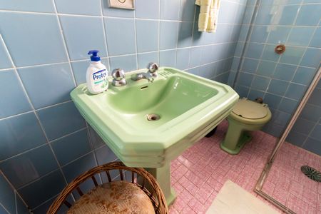 Casa à venda com 170m², 3 quartos e 4 vagas Casa à venda com 170m², 3 quartos e 4 vagasBanheiro 2