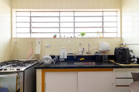 Casa à venda com 170m², 3 quartos e 4 vagas Casa à venda com 170m², 3 quartos e 4 vagasCozinha