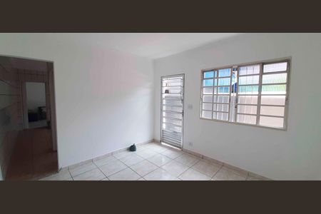 Casa para alugar com 90m², 2 quartos e sem vagaSala