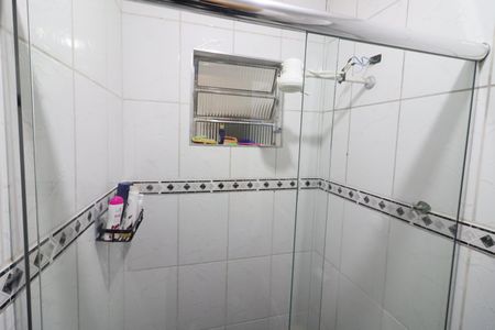 Banheiro de casa para alugar com 1 quarto, 37m² em Ayrosa, Osasco